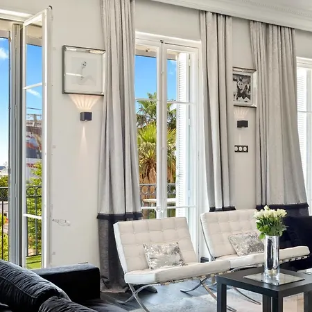Croisette Luxury Waterfront Across The Sea Канны