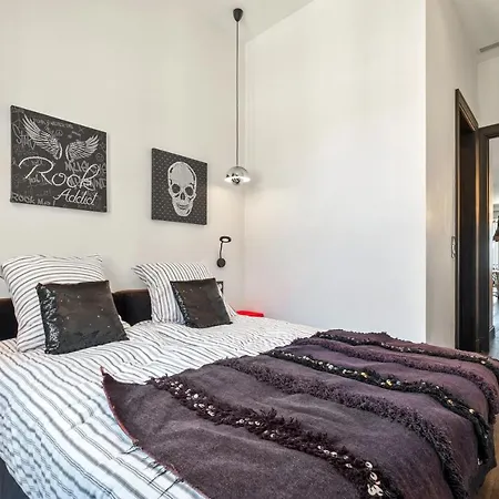 Croisette Luxury Waterfront Across The Sea